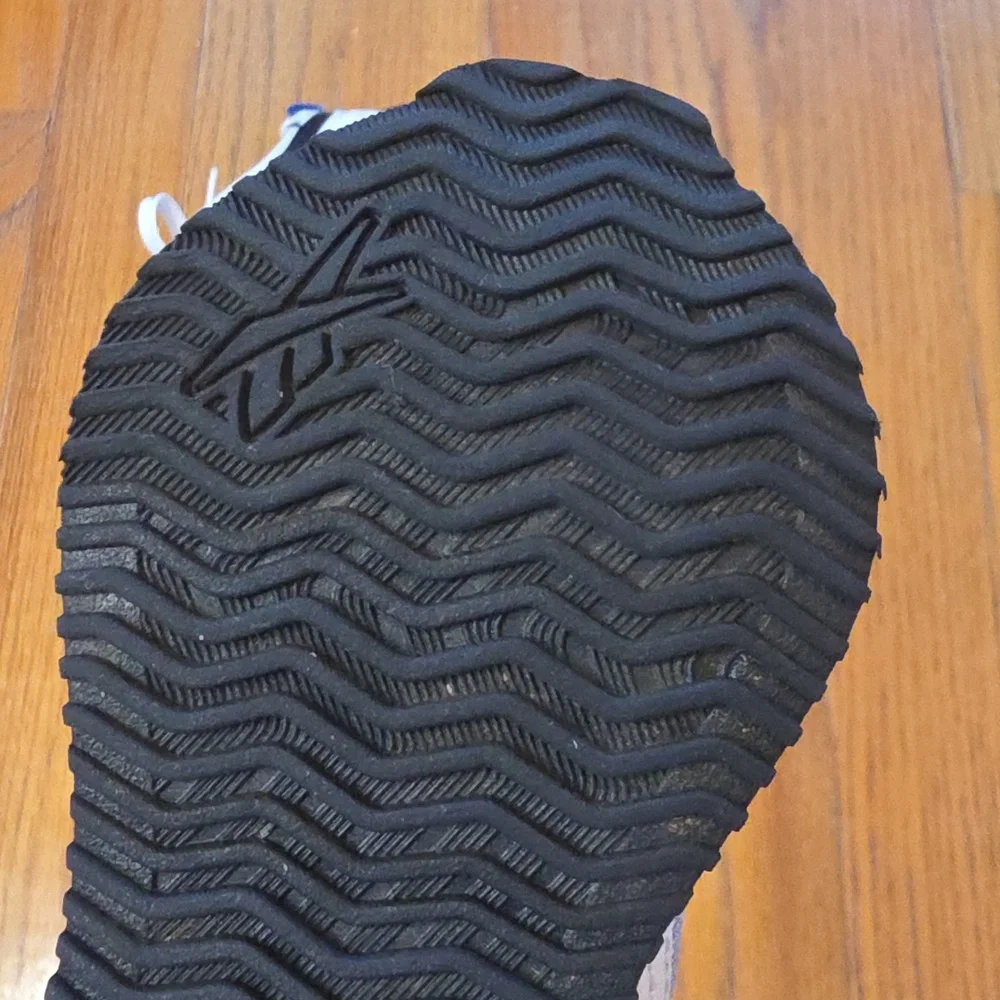 Boys Reebok Size 11K Sneakers Blue, Black & White...Excellent Condition! - Picture 7 of 10